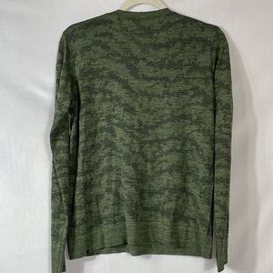 Lululemon Long Sleeve Top Sage Green Performance Fabric 10